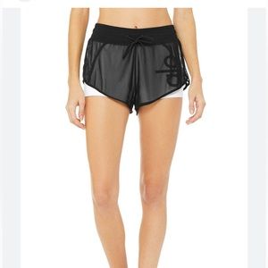Alo ambience shorts, black and white, size small
